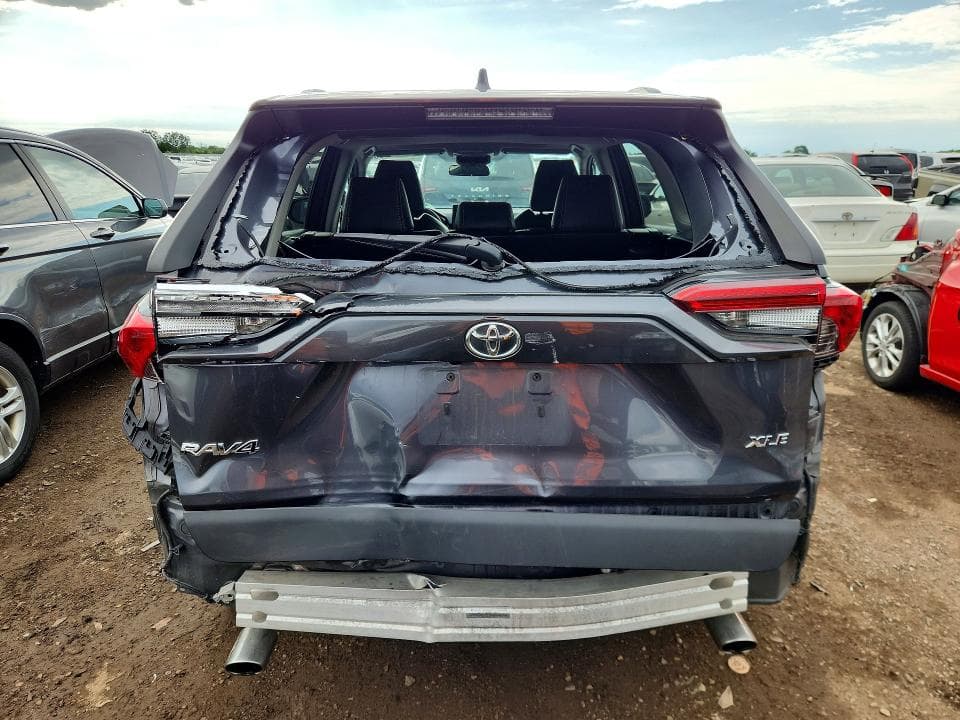 2020 TOYOTA RAV4 XLE 6