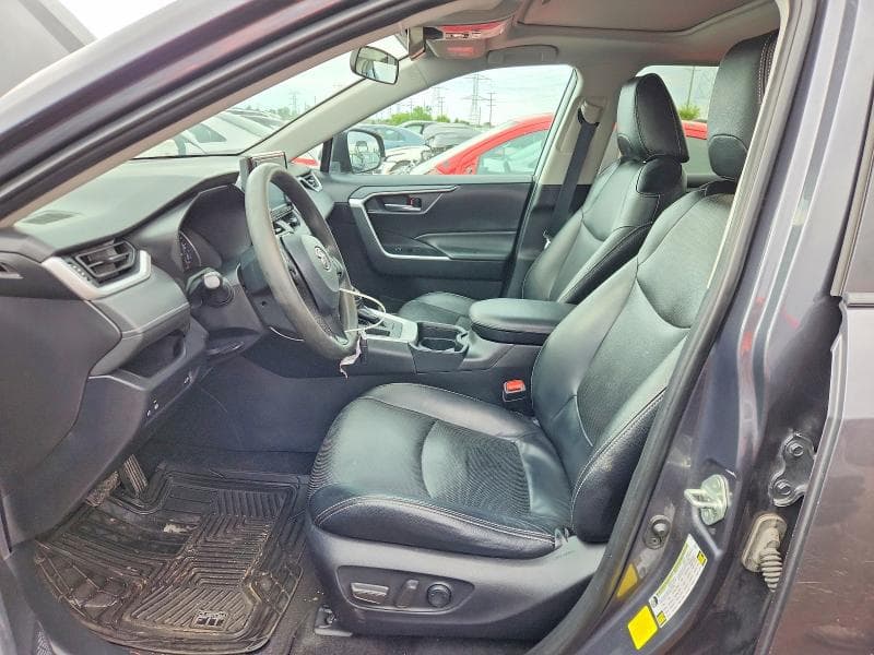 2020 TOYOTA RAV4 XLE 7