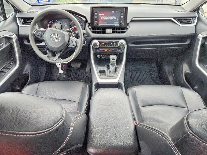 2020 TOYOTA RAV4 XLE 8