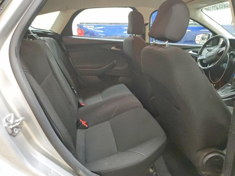 2016 FORD FOCUS SE 11
