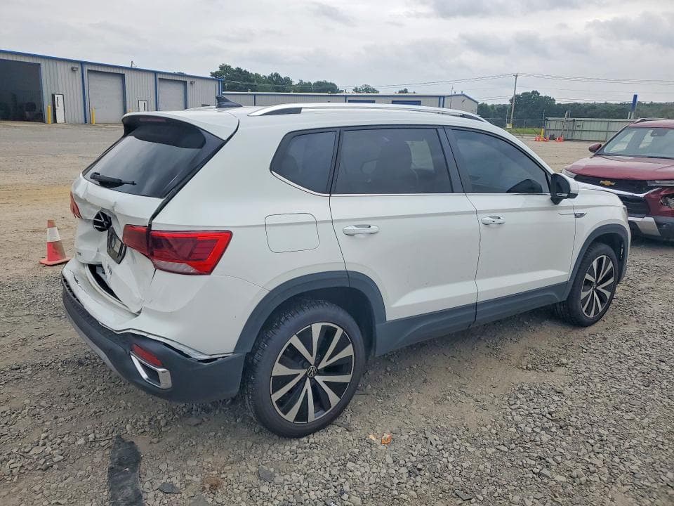2023 VOLKSWAGEN TAOS 3