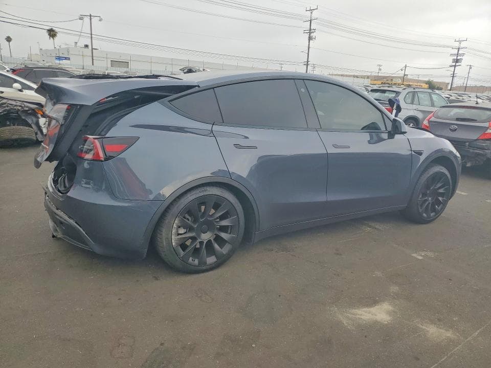 2023 TESLA MODEL Y 3