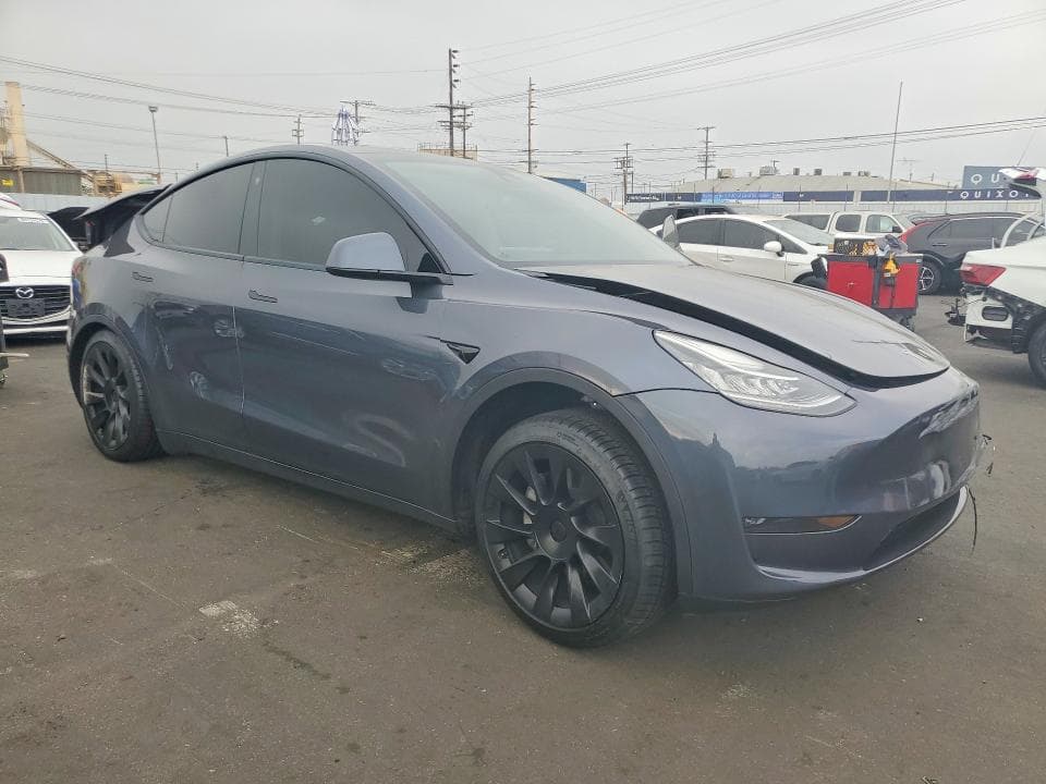 2023 TESLA MODEL Y 4