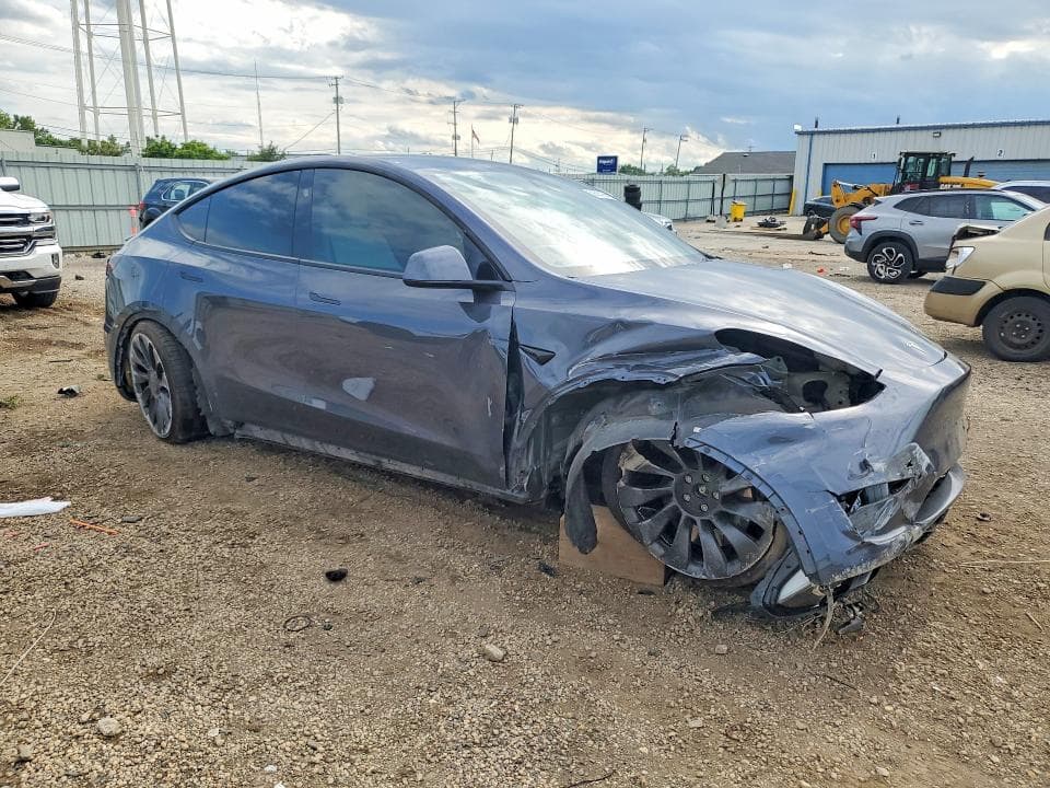 2023 TESLA MODEL Y 4