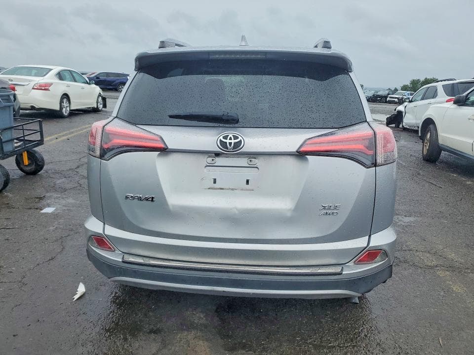 2018 TOYOTA RAV4 XLE 6
