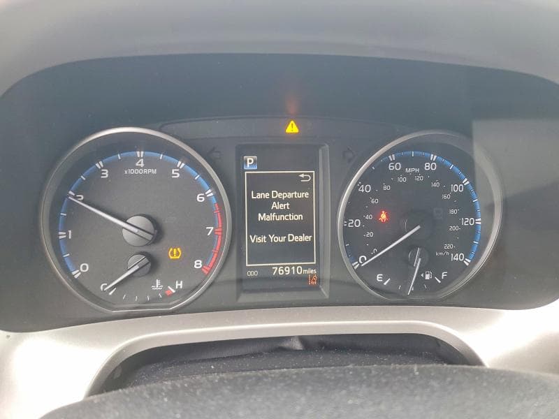 2018 TOYOTA RAV4 XLE 9