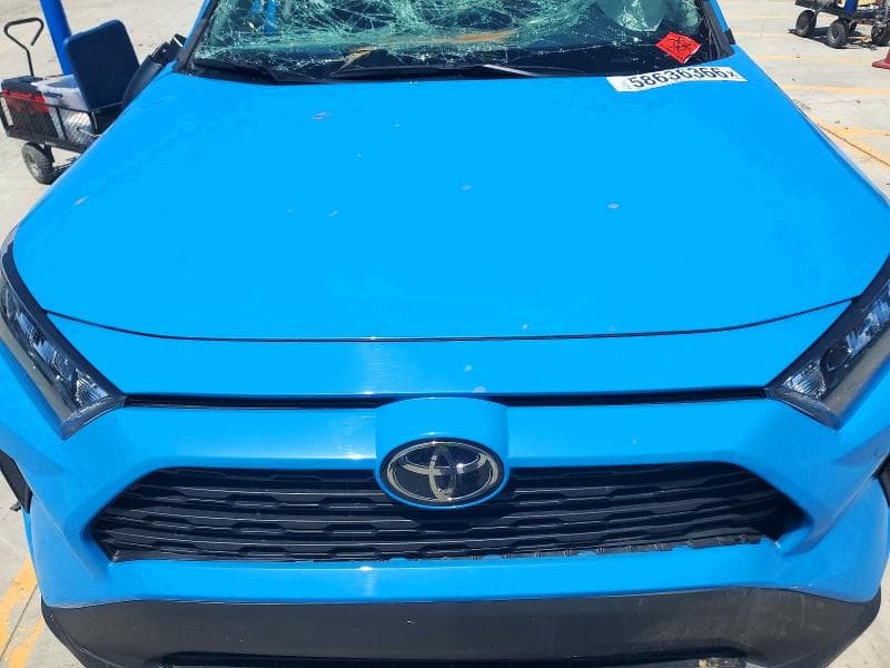 2020 TOYOTA RAV4 LE 12