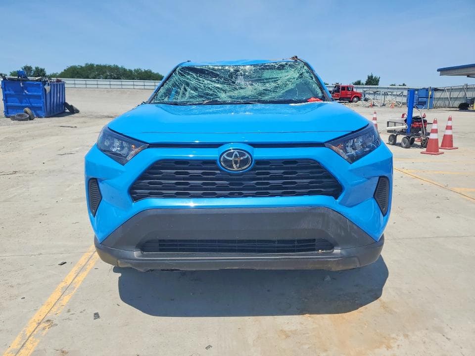 2020 TOYOTA RAV4 LE 5
