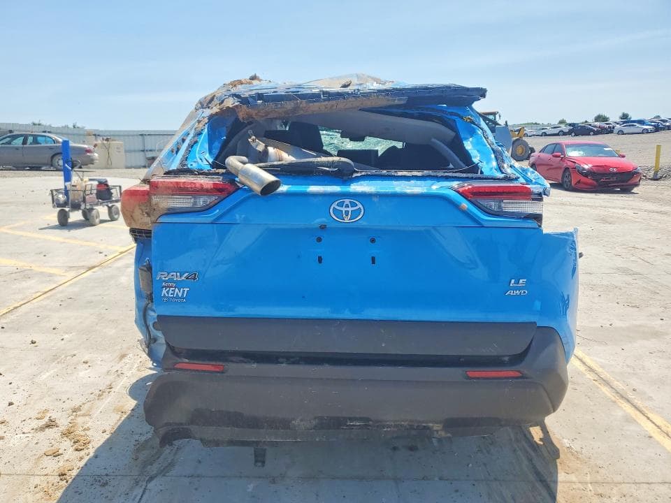 2020 TOYOTA RAV4 LE 6