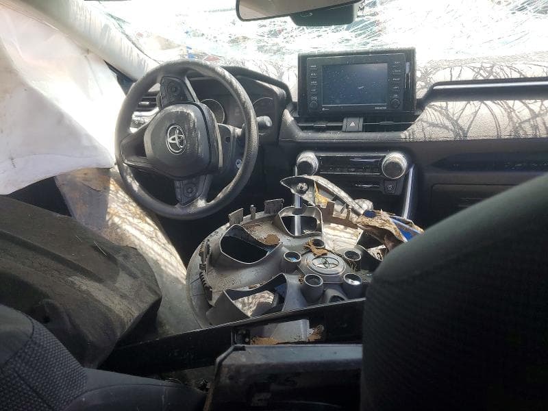2020 TOYOTA RAV4 LE 8