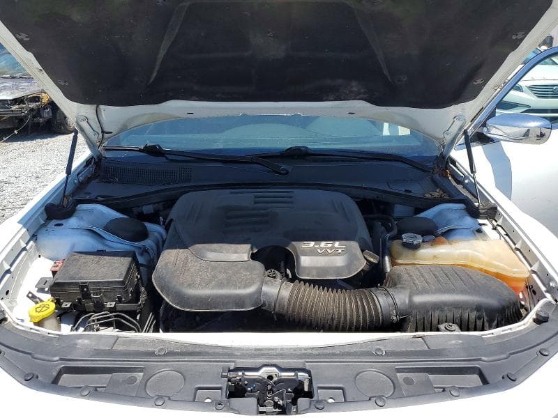 2018 CHRYSLER 300 LIMITED 11
