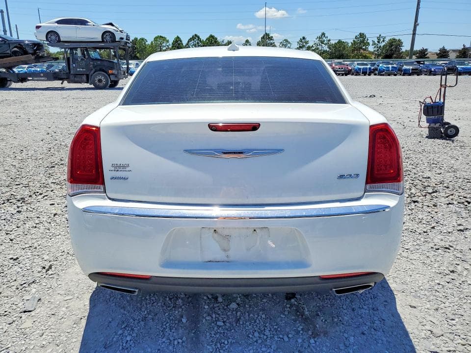 2018 CHRYSLER 300 LIMITED 6