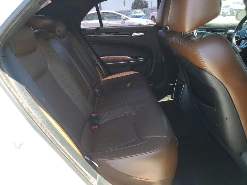 2018 CHRYSLER 300 LIMITED 10