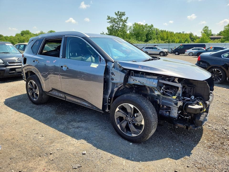 2025 NISSAN ROGUE SV 4