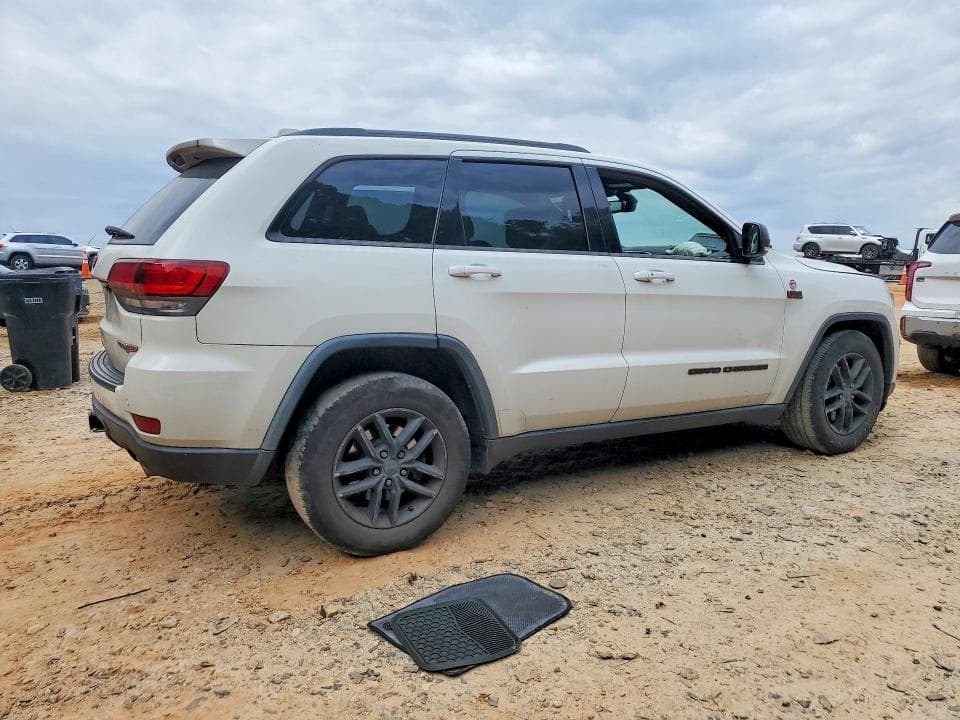 2017 JEEP GRAND CHEROKEE TRAILHAWK 3