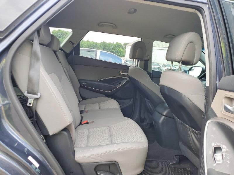2017 HYUNDAI SANTA FE SE 11