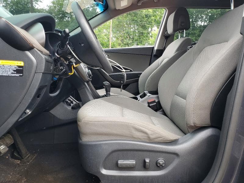 2017 HYUNDAI SANTA FE SE 7