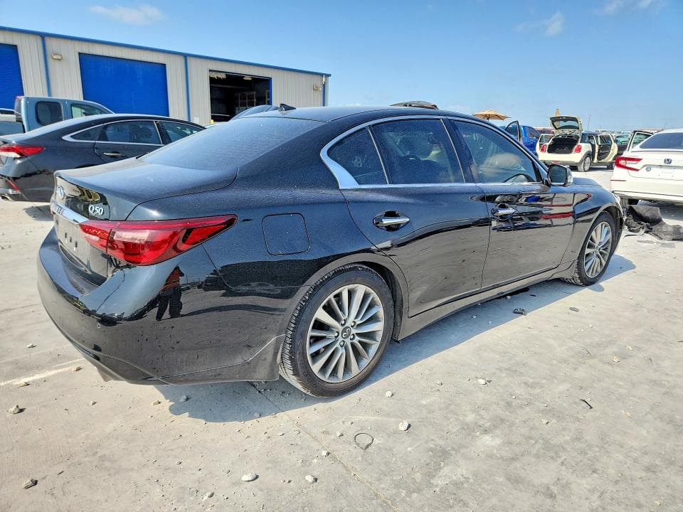 2022 INFINITI Q50 LUXE 3