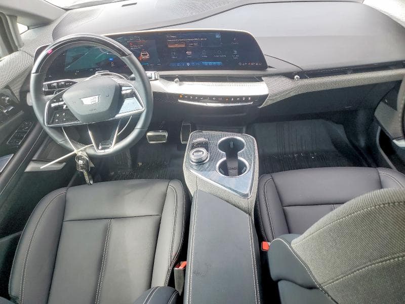 2025 CADILLAC OPTIQ SPORT 8