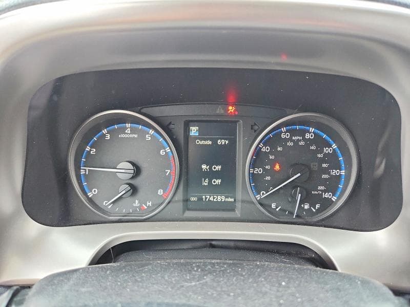 2017 TOYOTA RAV4 LE 9