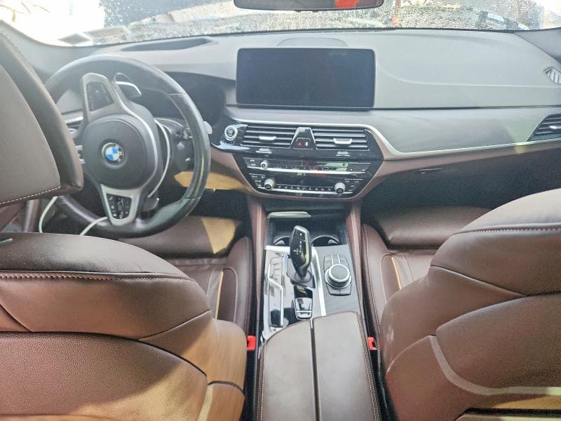 2022 BMW 540 XI 8