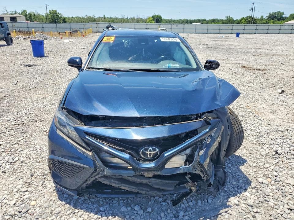 2021 TOYOTA CAMRY SE 5