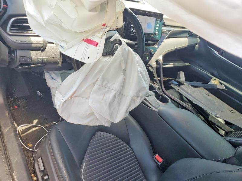 2021 TOYOTA CAMRY SE 8