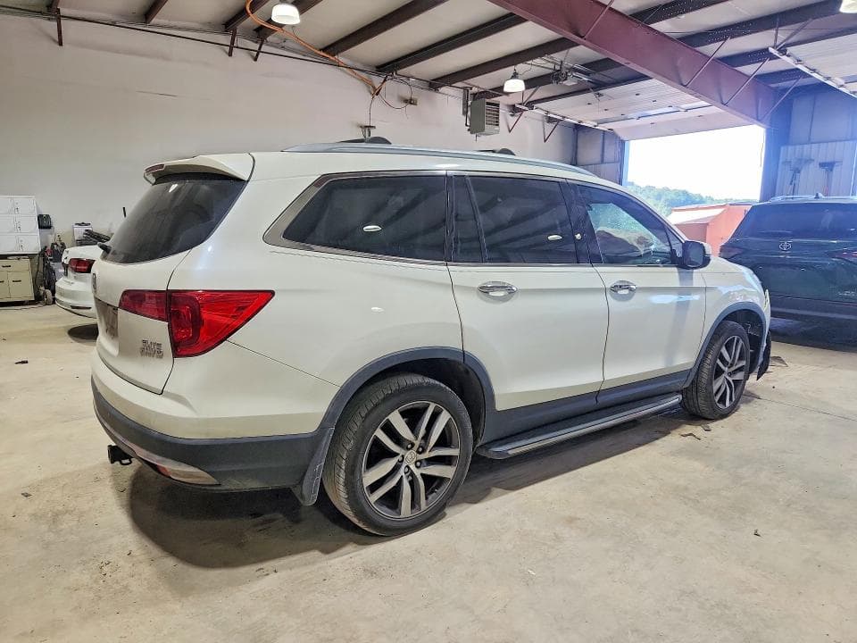 2017 HONDA PILOT ELITE 3