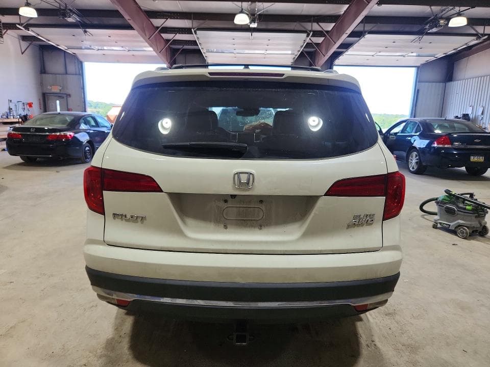 2017 HONDA PILOT ELITE 6