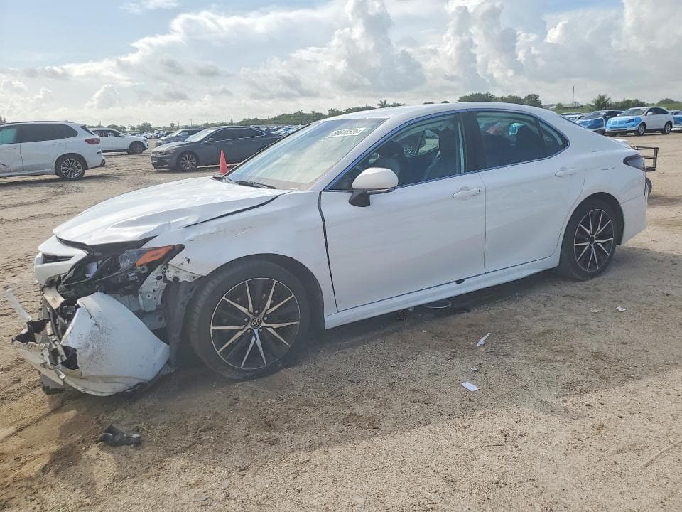 2023 TOYOTA CAMRY SE