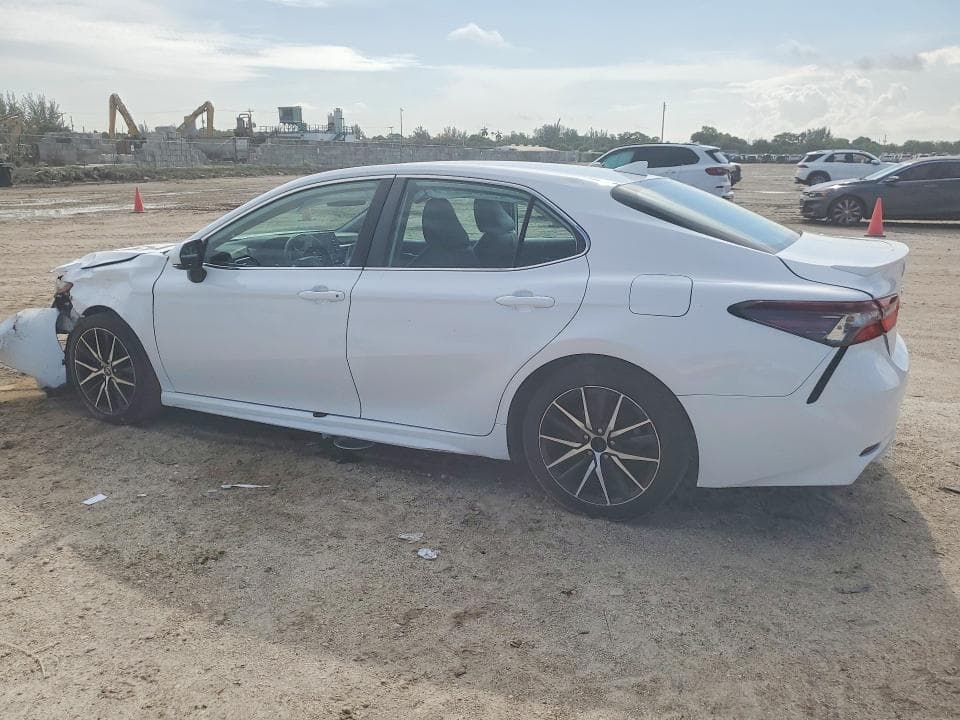 2023 TOYOTA CAMRY SE 2