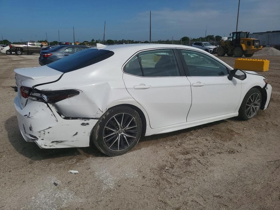 2023 TOYOTA CAMRY SE 3