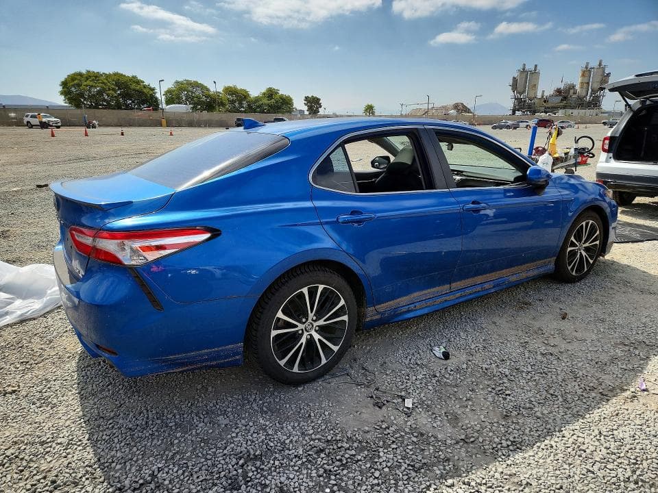 2020 TOYOTA CAMRY SE SE 3