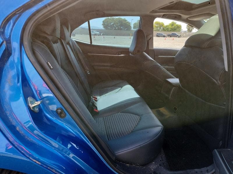 2020 TOYOTA CAMRY SE SE 10