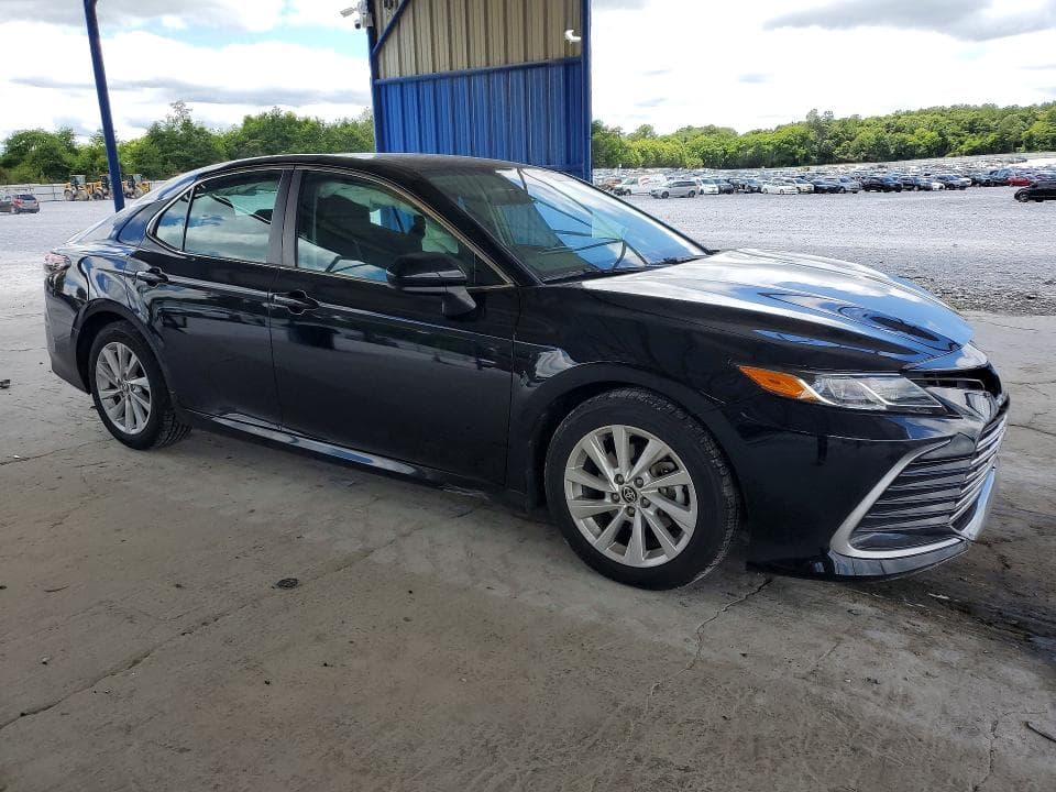 2021 TOYOTA CAMRY LE 4