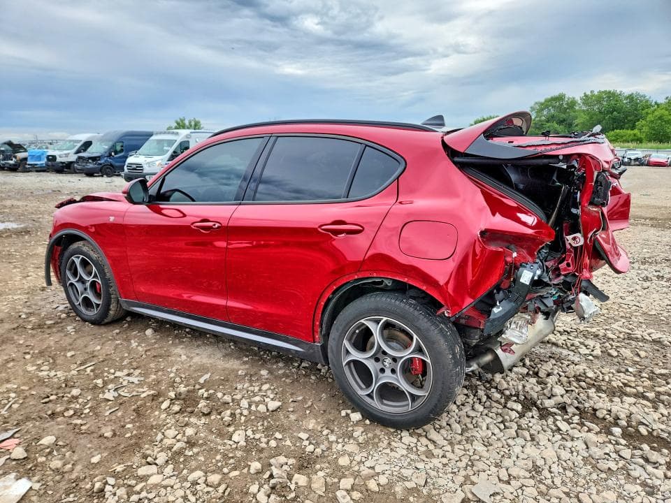 2022 ALFA ROMEO STELVIO TI 2