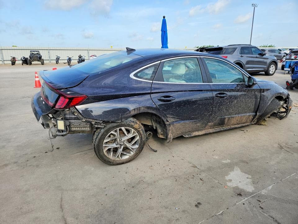 2023 HYUNDAI SONATA SEL 3