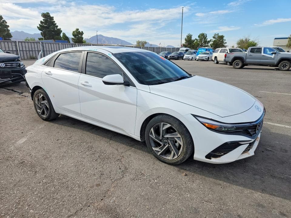 2024 HYUNDAI ELANTRA SEL SEL 4
