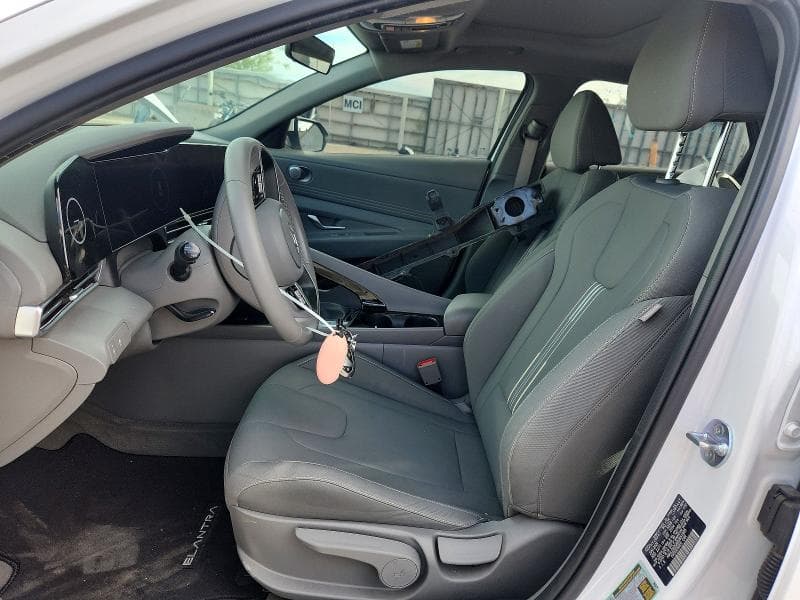 2024 HYUNDAI ELANTRA SEL SEL 7