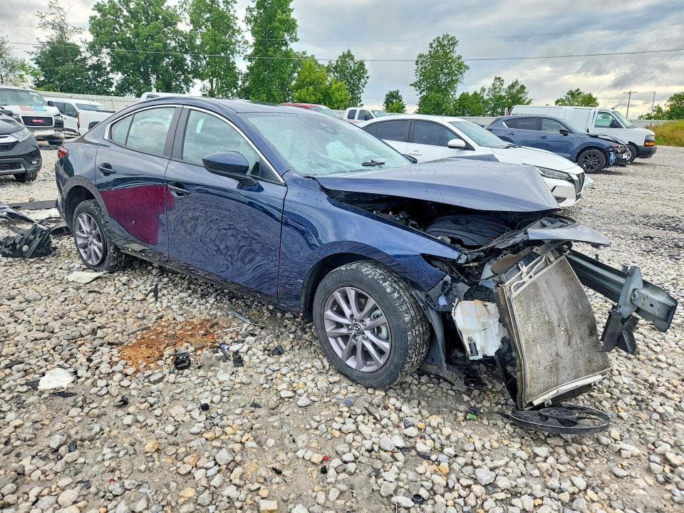 2022 MAZDA 3 4