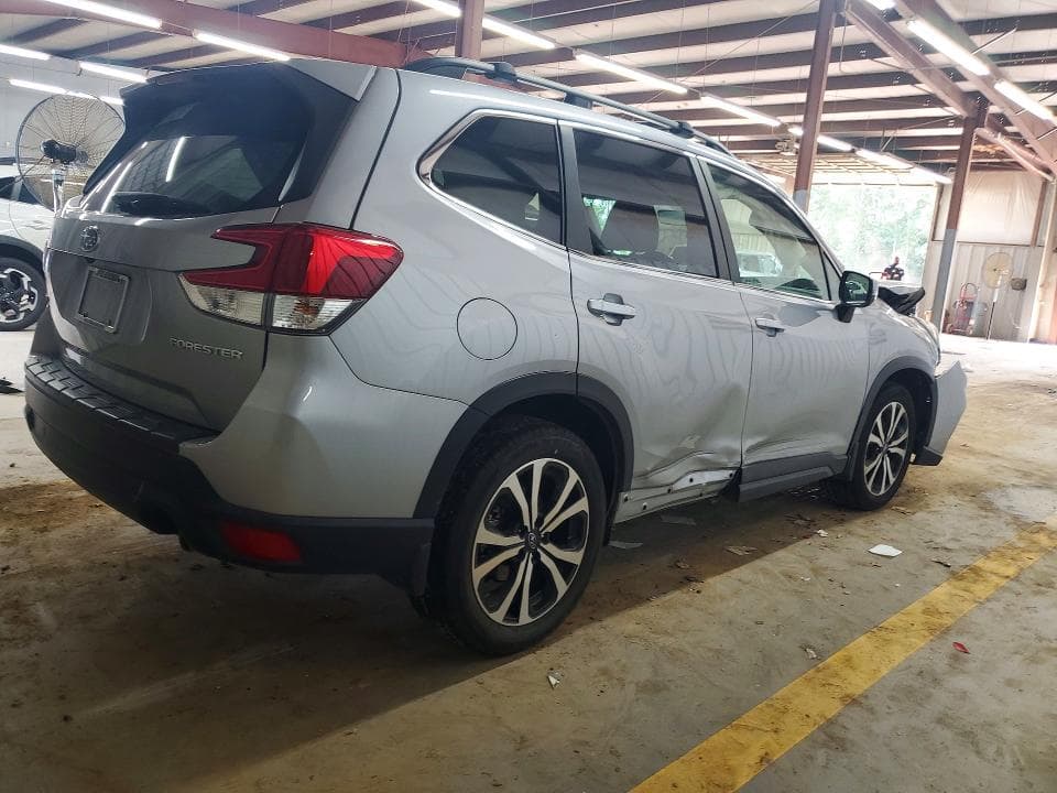 2021 SUBARU FORESTER LIMITED 3