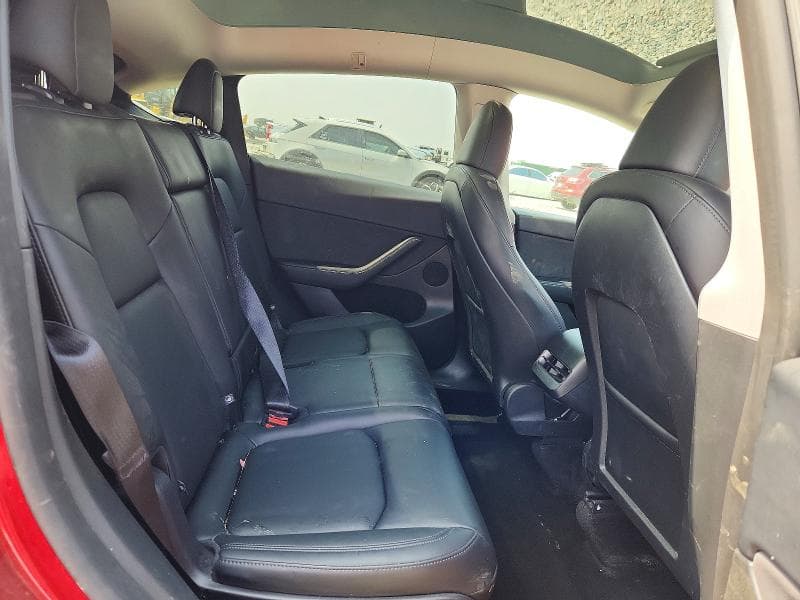 2025 TESLA MODEL Y 11