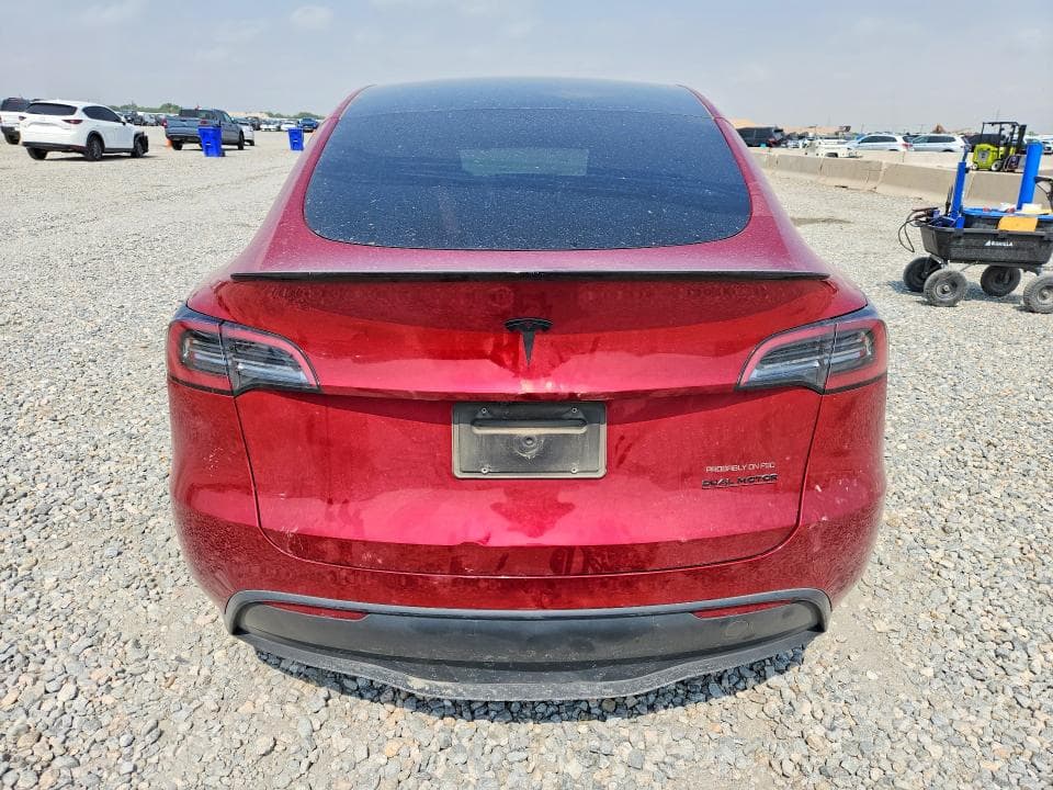 2025 TESLA MODEL Y 6