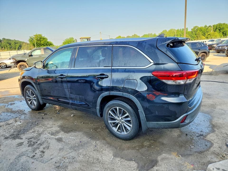 2017 TOYOTA HIGHLANDER XLE 2