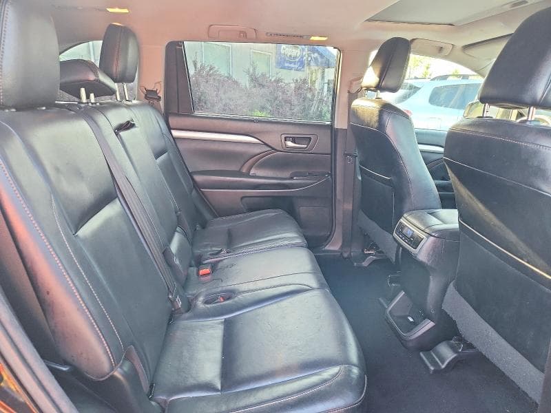 2017 TOYOTA HIGHLANDER XLE 11