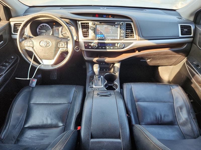 2017 TOYOTA HIGHLANDER XLE 8