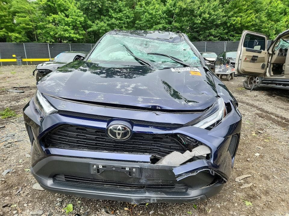 2024 TOYOTA RAV4 XLE 5