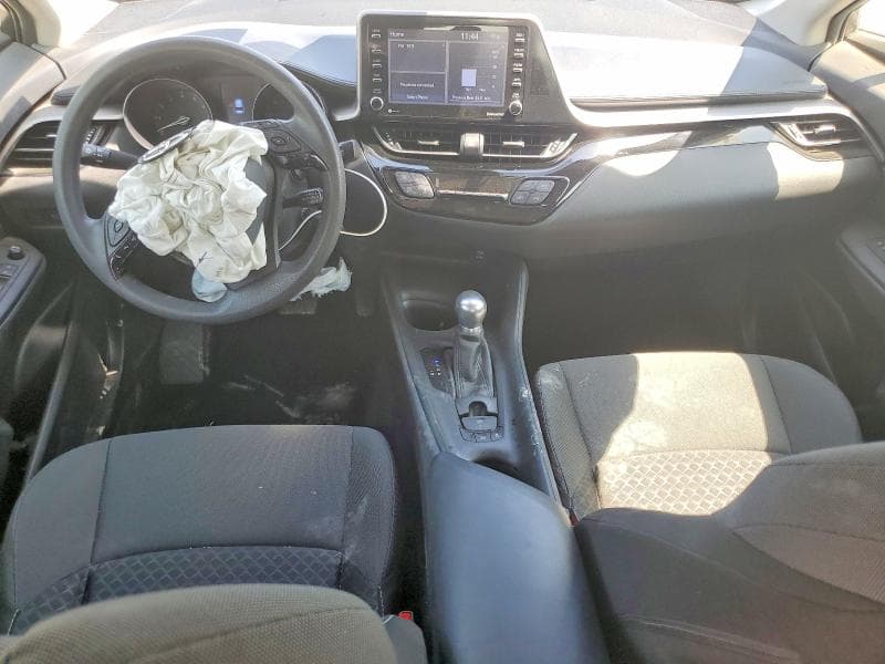 2021 TOYOTA C-HR LE 8