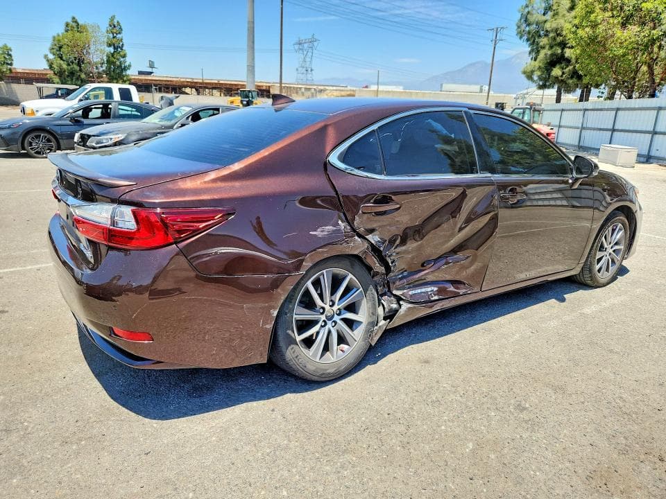 2018 LEXUS ES 300H 3