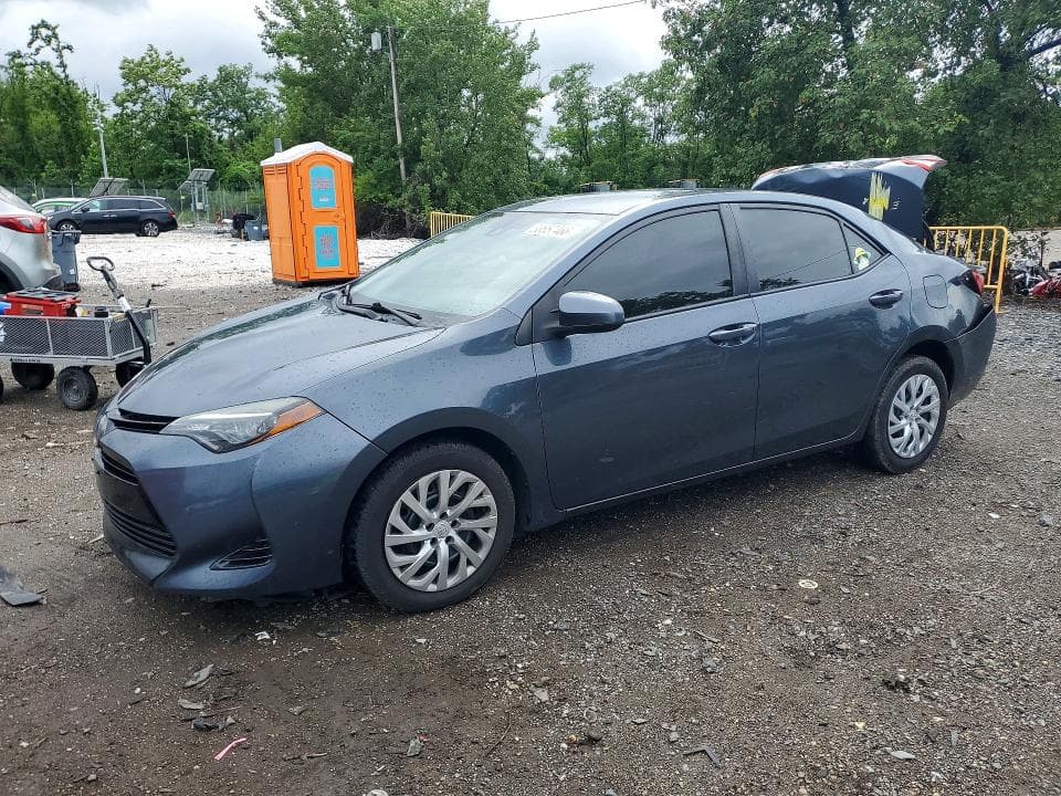 2018 TOYOTA COROLLA LE 1